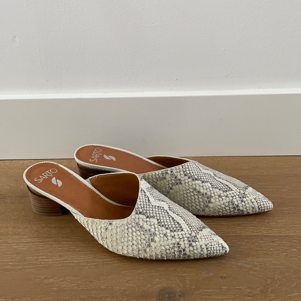 Snakeskin Pointed Toe Slide Mules Size 9.5